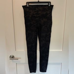 Spanx Faux Leather Camo Leggings (XL)